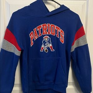 Patriots Youth sweatshirt. Size Medium 10/12. NFL team apparel brand. Good cond